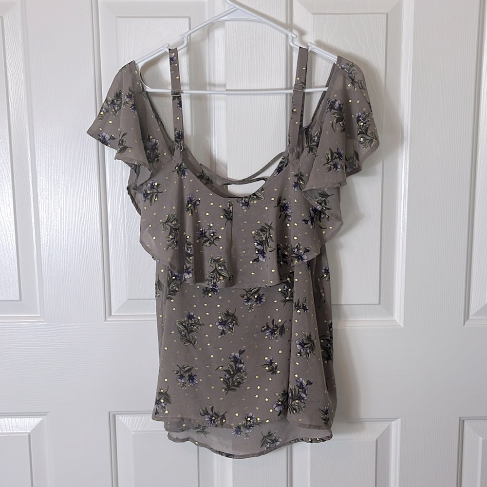 Torrid Gauze Cold Shoulder Top, size 0x, floral, light material - Picture 4 of 4